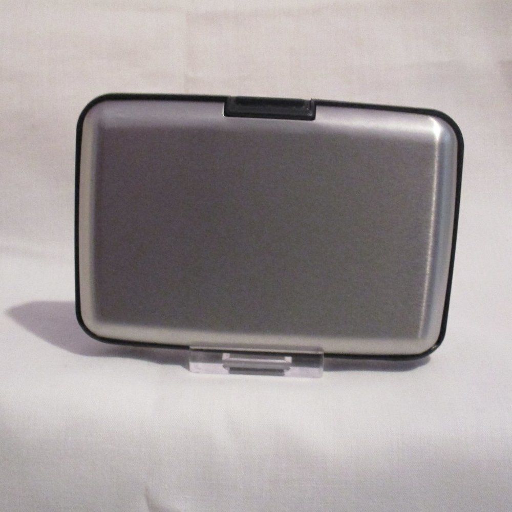 RFID Blocking Credit Card Protector - Picture 2 of 3